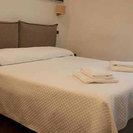 Luca Giordano 142 Bed & Breakfast