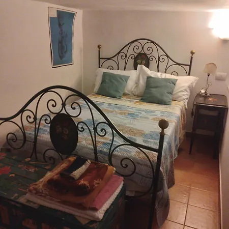 Donnalbina House Centro Apartment