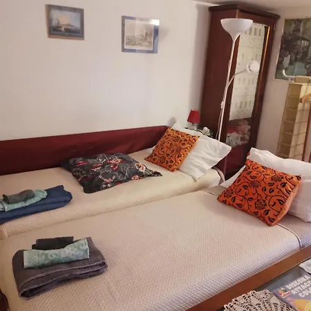 Donnalbina House Centro * Naples