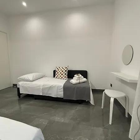 Louis Helen Apartment *
