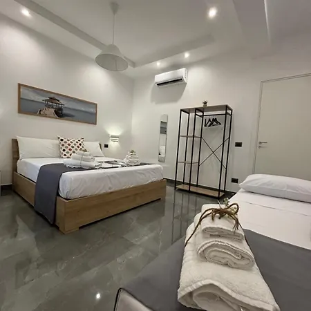 Apartment Louis Helen Naples