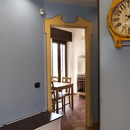 Maison Capodimonte Apartment *