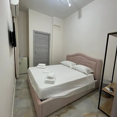 Valentino House Vico Mattonelle 48 * Naples