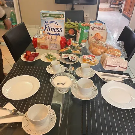 Matrimoniale Ampia Con Bagno Privato In Condiviso Kwatera prywatna *