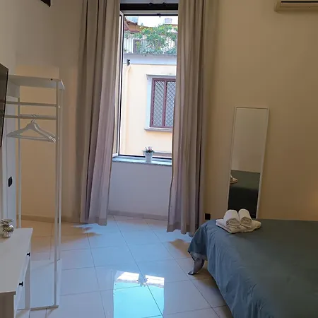 Residenza Geri - And Centro Bed & Breakfast Napoli