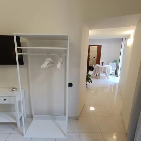 Residenza Geri - And Centro Bed & Breakfast