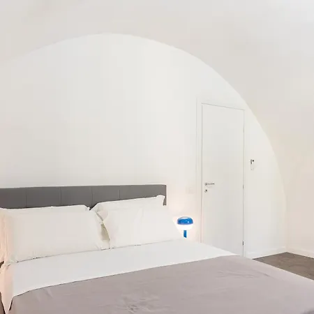 Three Brother's Augusteo Apartment Naples