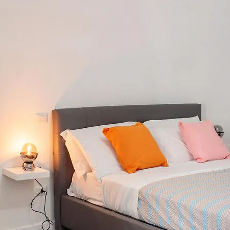 Apartment Three Brother's Augusteo *