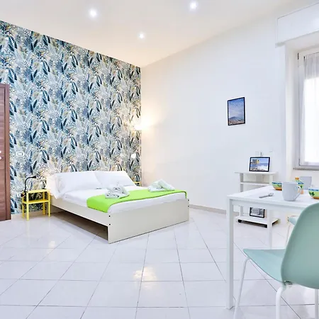 Track Station - With Netflix Apartment Naples