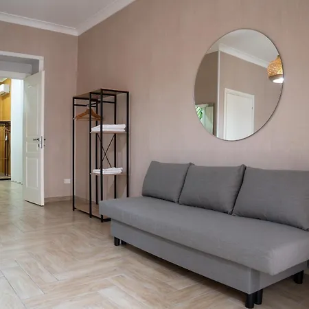 Caracciolo 109 Bed & Breakfast 2*