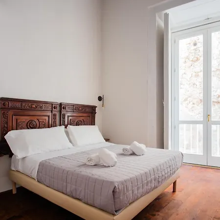 Velato Carafa Palace By Dimorra Guest house Naples