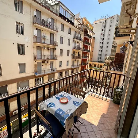 Feriehus Maman Suite, Center Near Molo Beverello Napoli