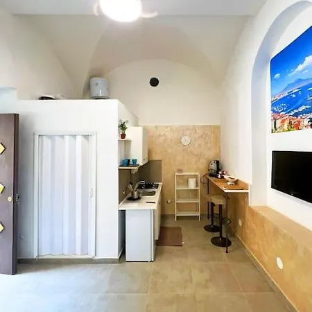 Casa Centro Storico Di Megas Apartment