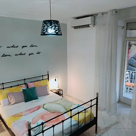Il Balconcino Ai Tribunali Naples