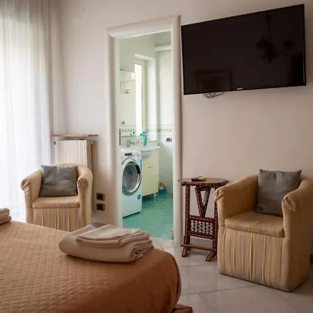 Super Elegante Centro Con Posto Auto E Wifi Veloce Naples