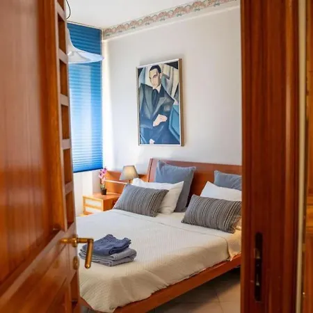 Super Elegante Centro Con Posto Auto E Wifi Veloce Apartment Naples