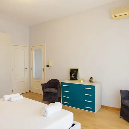 Riviera Di Chiaia 207 Apartment