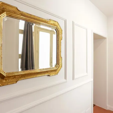 Via Tommaso Caravita 6 Apartment