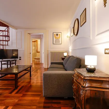Via Tommaso Caravita 6 Apartment Naples