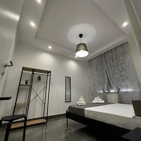 Louis Helen Apartment Naples