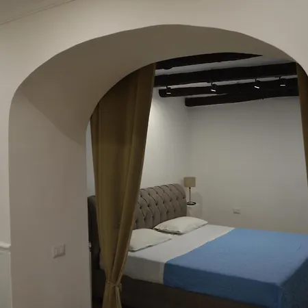 Bed & Breakfast House Vico Lungo A Toledo *