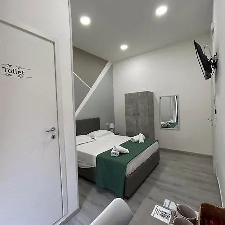 Garibaldi Guest house *