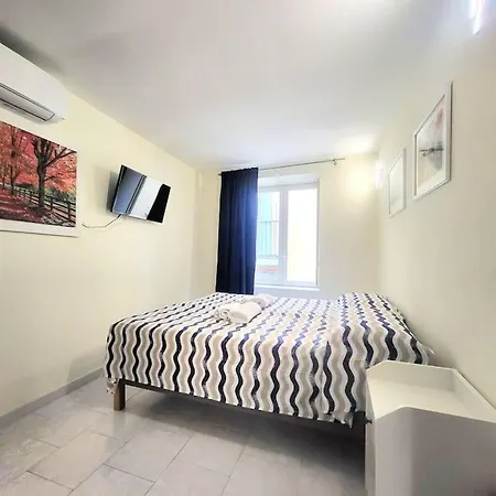 Santa Chiara Attic , 4 Floor No Elevator Apartment *