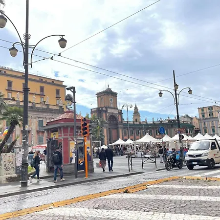 Colibri A Piazza Dante Appartamento Napoli