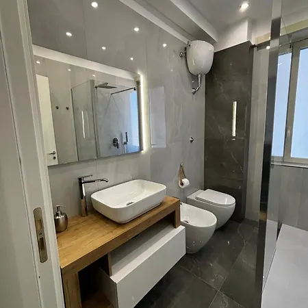 Louis Helen Apartment