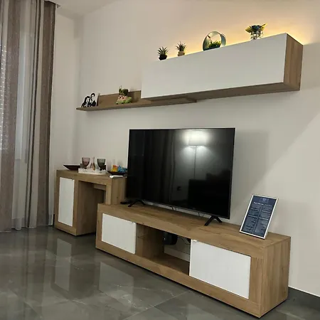 Louis Helen Apartment *