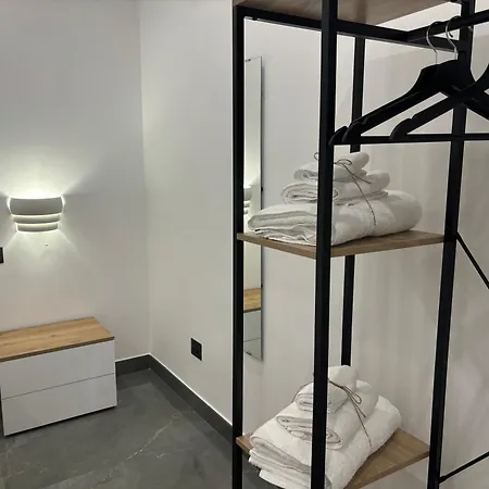 Louis Helen Apartment *