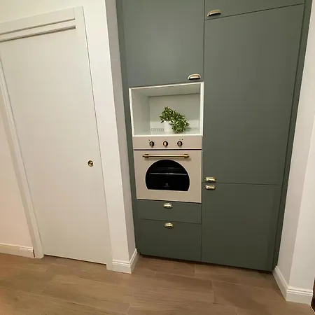 Essence Naples