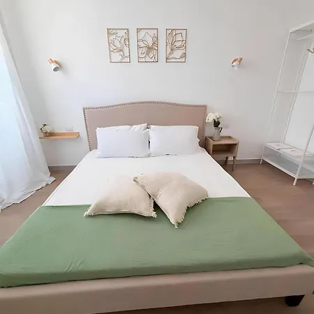 Essence Apartment *