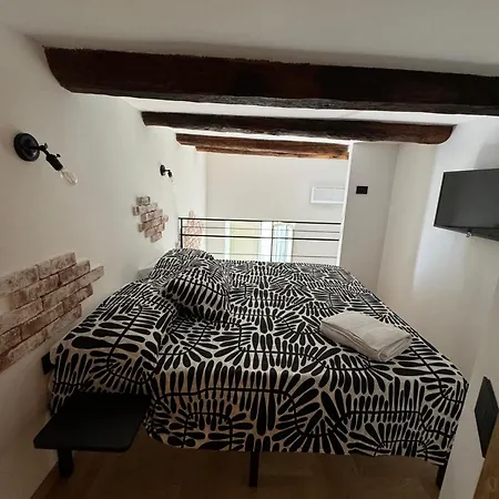 Delta Urban Loft Apartment Naples