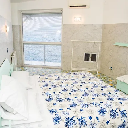 Apartment La Casa Sul Mare Naples