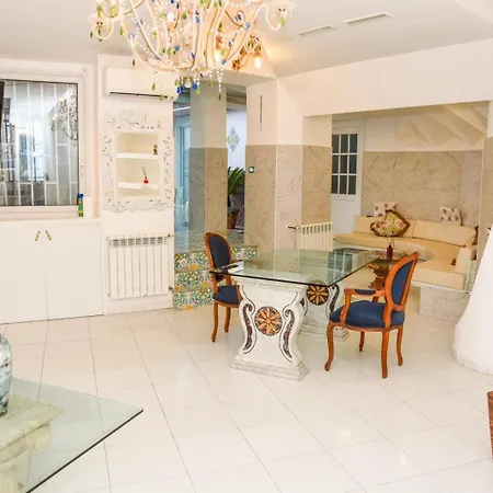 La Casa Sul Mare Apartment *