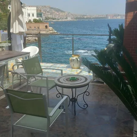 Apartment La Casa Sul Mare Naples