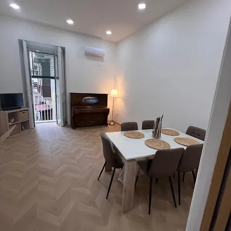 La Maison De L'italie