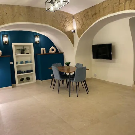 Domus Parthenope Deluxe Apartment Naples