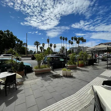 Domus Parthenope Deluxe Apartment Naples
