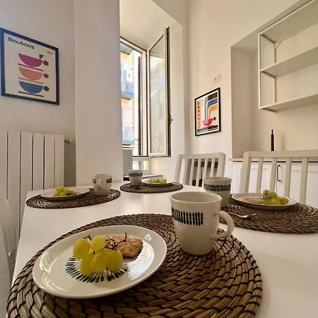 Elegant Vomero Hideaway - Family Friendly *