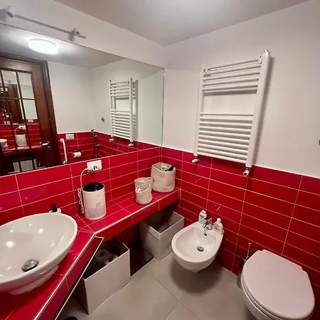 Elegant Vomero Hideaway - Family Friendly Naples