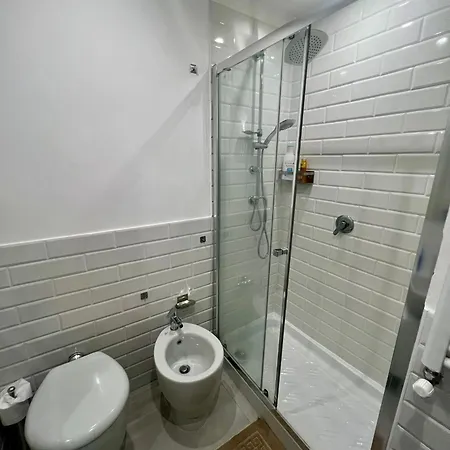 Elegant Vomero Hideaway - Family Friendly Apartment *