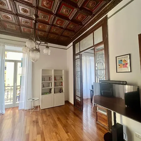Elegant Vomero Hideaway - Family Friendly