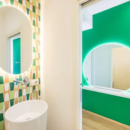 At Twenty-one - New Exclusive Panoramic Views! Apartment