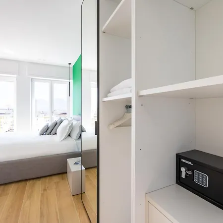 Apartment At Twenty-one - New Exclusive Panoramic Views! *