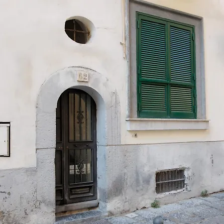 A Signurina Piscicelli Naples