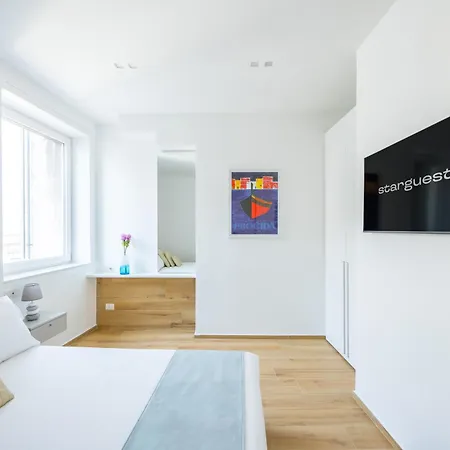 New Apt In The Heart Of Naples-Attwenty-One Coral Apartment