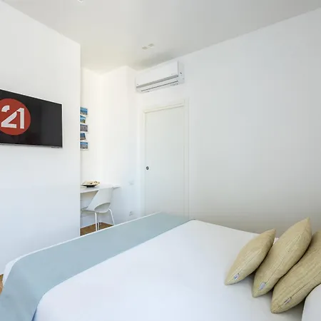 Apartment New Apt In The Heart Of Naples-Attwenty-One Coral
