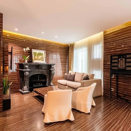 Hotel Romeo 5*
